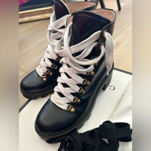 Gucci very gently used leather boot sylvie size 39